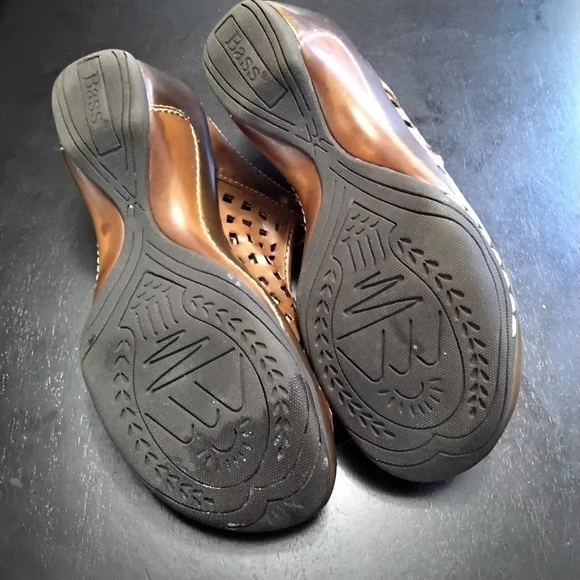 Bass Bergen Mary Jane Style Slip On Shoe Size  6M - Picture 4 of 6